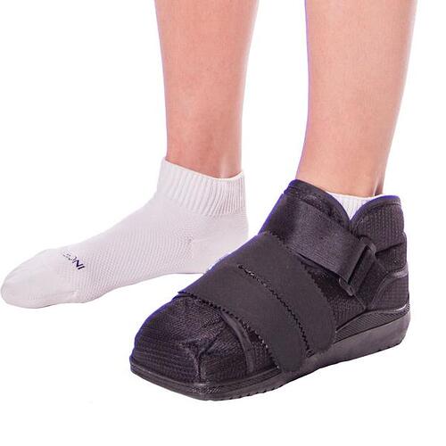 03a08-closed-toe-medical-walking-shoe-protection-boot-main_600x