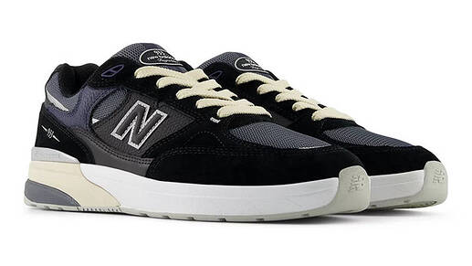andrew-reynolds-x-new-balance-numeric-933-black-eclipse-un933bnt-front