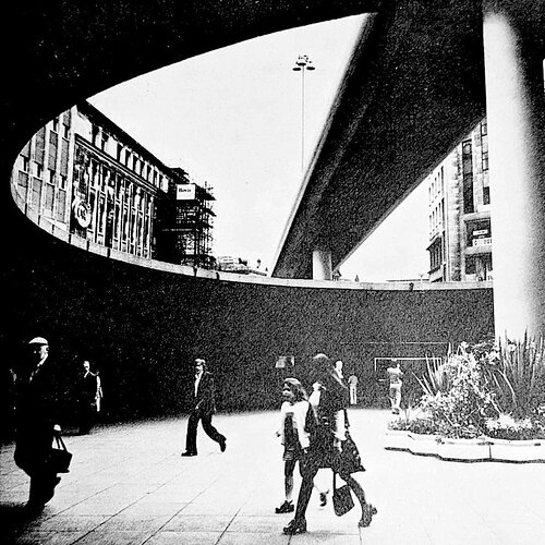 Sheffield-Monorail-Hole-In-Road-2